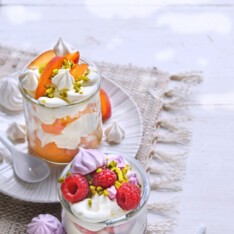 Verrines aux fruits d’été et chantilly aromatisée