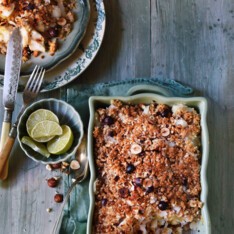 Crumble de cabillaud au cantal et noisettes