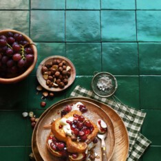 Croque façon pain perdu et compotée de raisin