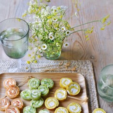 Petits roulés aux trois fromages
