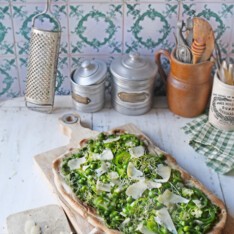 Pinsa aux légumes verts-pesto maison et comté