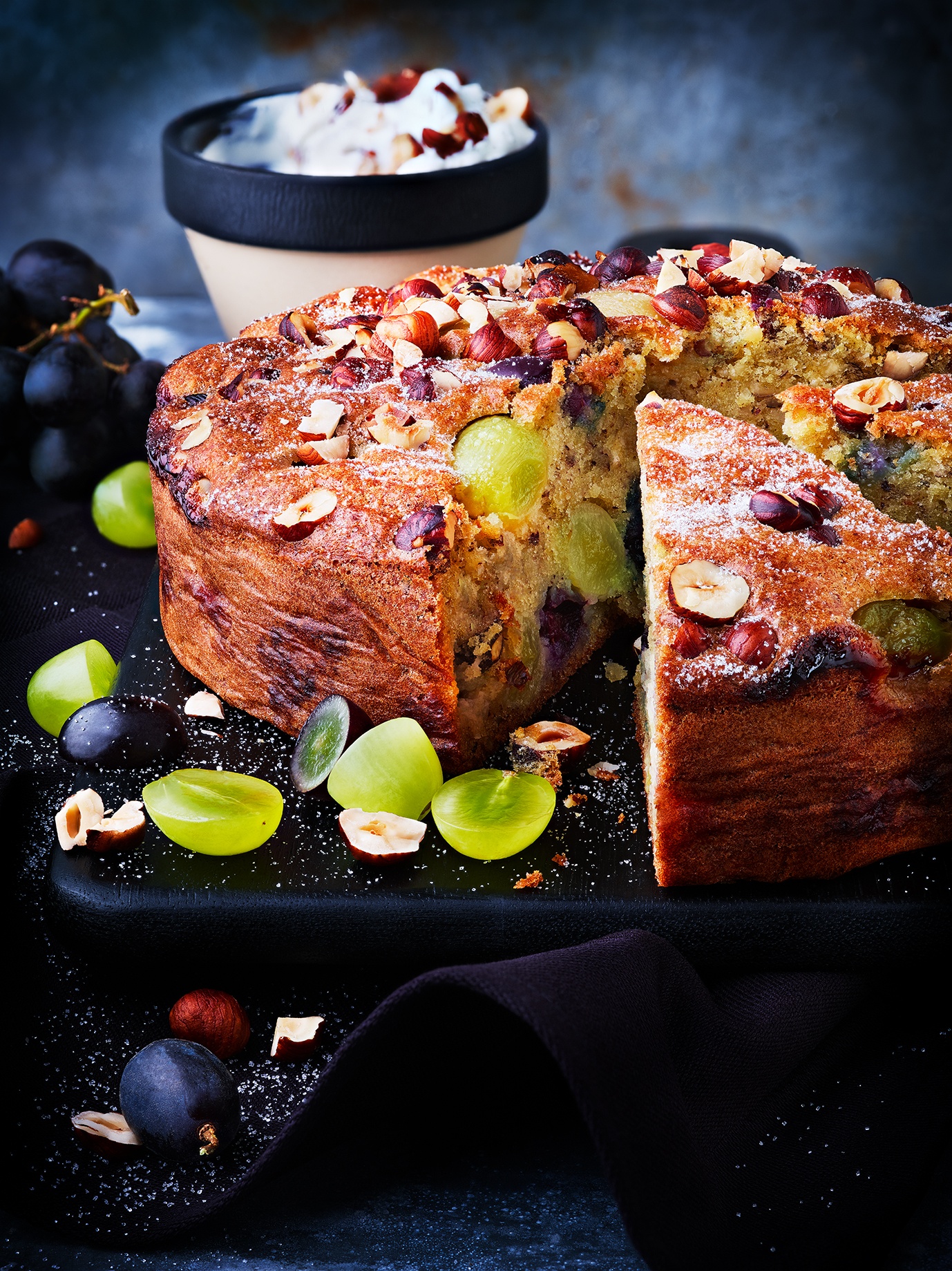 GATEAU D’AUTOMNE AUX RAISINS ET NOISETTES