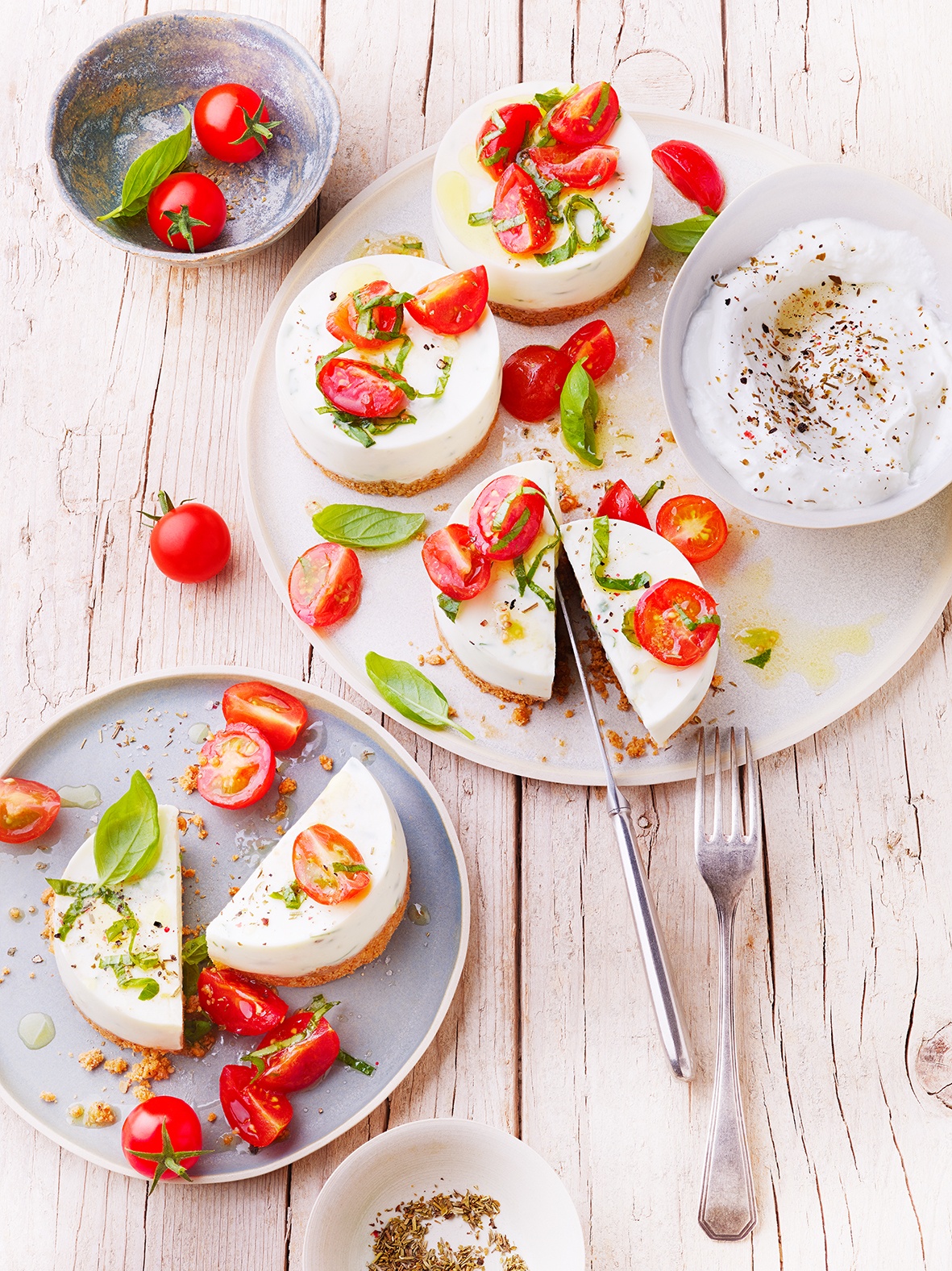 Cheesecakes sans cuisson au rocamadour et basilic