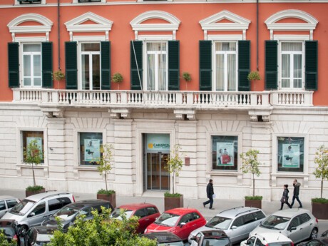 Discussions préliminaires en vue d'acquisitions potentielles en Italie