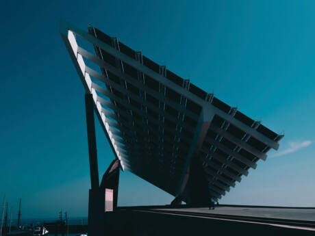 ENGIE et Crédit Agricole Assurances accroissent leurs investissements dans la production d’électricité éolienne et solaire en France