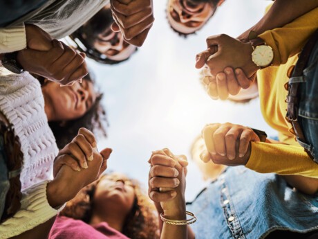 Le Groupe Agence française de développement accorde un prêt de 10 M€ à la Fondation Grameen Crédit Agricole pour favoriser l’accès des populations fragiles aux services financiers