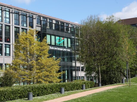 Putting climate change at the heart of our customer relations: Crédit Agricole measures progress towards climate transition among its corporate customers