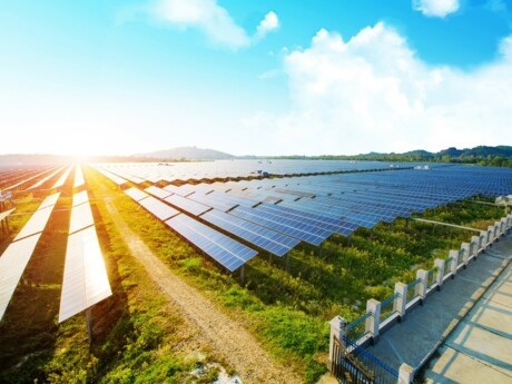 Energy Infrastructure Partners et Crédit Agricole Assurances acquièrent 25 % de Repsol Renovables