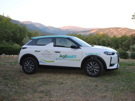 Crédit Agricole Consumer Finance, en partenariat avec Crédit Agricole Provence Côte d’Azur et la Communauté de communes du Pays de Fayence, inaugure le premier pilote d’Agilauto Partage, le service d’autopartage rural du groupe Crédit Agricole
