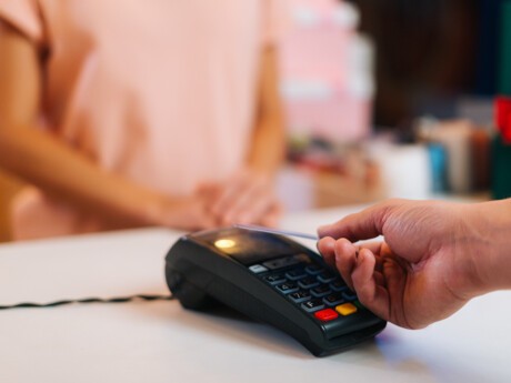 Crédit Agricole et Worldline entrent en négociations exclusives pour créer un acteur majeur des services pour les commerçants en France