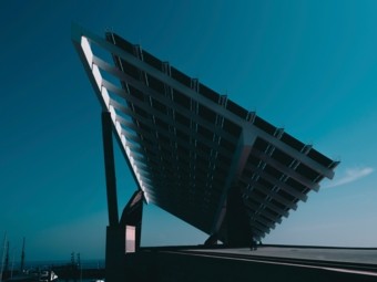 ENGIE et Crédit Agricole Assurances accroissent leurs investissements dans la production d’électricité éolienne et solaire en France