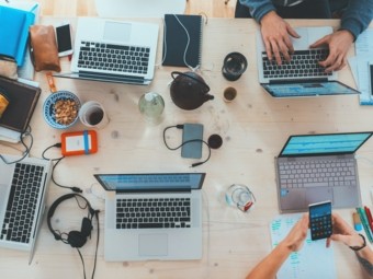 Crédit Agricole CIB explore les applications de l’informatique quantique  en partenariat avec Pasqal et Multiverse Computing