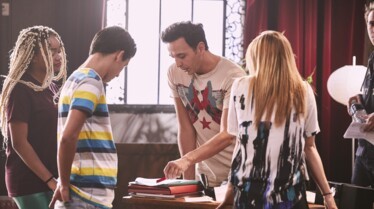 Kamel Ouali et sa troupe2.jpg