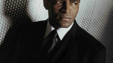 Carl Lumbly.jpg