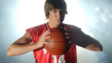 Troy (Zac Efron) - 5.jpg