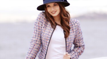 Debby Ryan (Jessie) en Turquie (janvier 2012) - 4.jpg