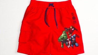 Maillot de bain Avengers rouge Carrefour.jpg