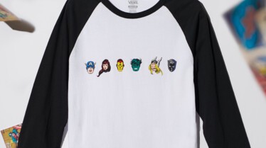 FA18_Classics_Marvel_Elevated_VN0A3HZHYB2_VANSXMARVELRAGLAN_WHITE_BLACK_2.jpg