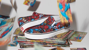 FA18_Classics_Marvel_Elevated_VN0A38F79H7_UAClassicSlipOn_Spiderman_black_4.jpg
