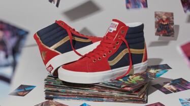 FA18_Classics_Marvel_Elevated_VN0A38GEUBI_UASK8Hi_CaptainMarvel_truewhite4.jpg