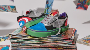 FA18_Classics_Marvel_Elevated_VN0A38HBU3V_UYOldSkool_Avengers_multi5.jpg