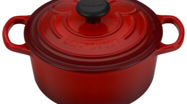 Le Creuset Mickey Mouse™ 90th Birthday 18cm Signature Round Casserole (3).jpg