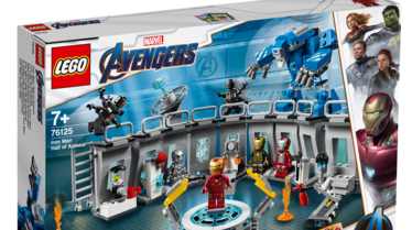 La salle des armures d'Iron Man Lego.png