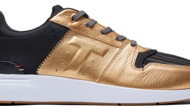 10014590-GoldStarWarsC3POLeatherMensArroyo_P.jpg