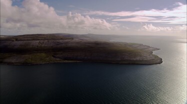 Vues d'en haut  Sur les côtes irlandaises.jpg