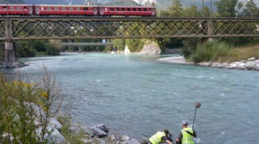 Un train à travers  Lugano (2).JPG