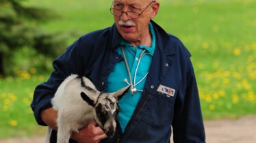 DR POL.JPG