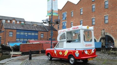 908_BedfoordIceCreamVan_CarSOS_007.jpg