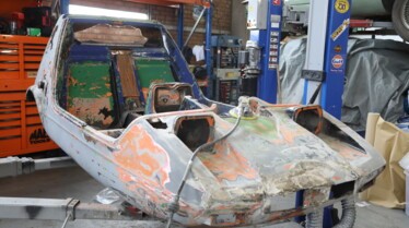 910_BondBug_CarSOS_001.jpg