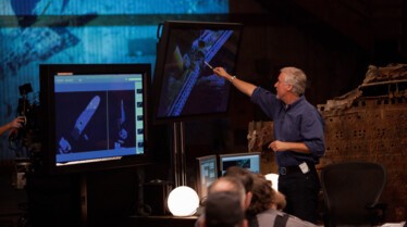 James Cameron - La vérité sur le Titanic 1.jpg