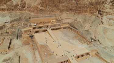 302_SecretsOfEgyptsQueens_LostTreasuresOfEgypt_LR_009.JPG