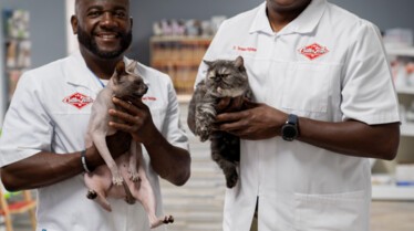 Ep203_TitansHero_CritterFixersCountryVets_02.jpg