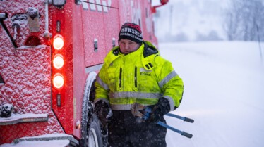 603_IceRoadRescue_005.jpg