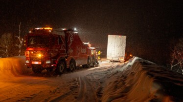 608_IceRoadRescue_012.jpg