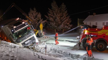 608_IceRoadRescue_028.jpg