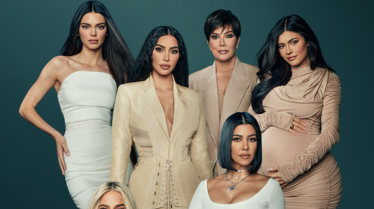 The_Kardashians_Social_Static_4x5-FRP.png