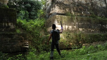 Les trésors perdus des Mayas  Un autel mystérieux (3).jpg