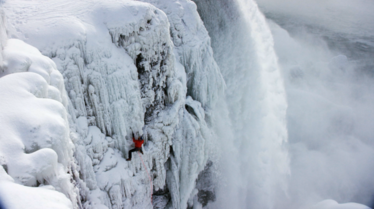 Aux frontières du danger  Le mur de glace (3).tif