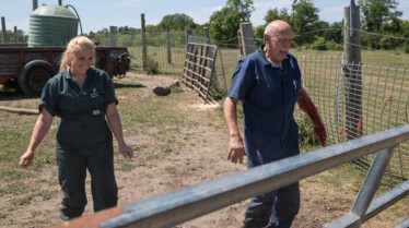 L'incroyable Dr Pol  Souris et perroquets (3).jpg