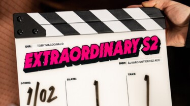 extraordinaryS2_FR_02.jpg