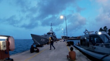 Caraïbes côtes sous surveillance - Flammes blanches 1.JPG