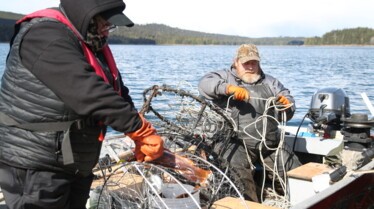 Alaska  seuls au monde - Les pieds dans l’eau (1).jpg