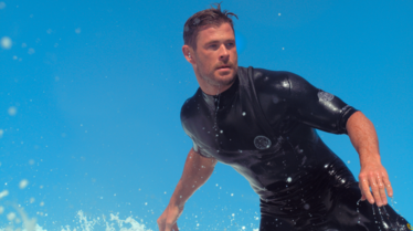 Chris Hemsworth à la rencontre des requins (2).tif