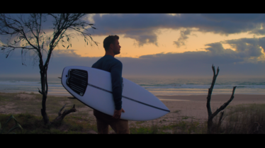 Chris Hemsworth à la rencontre des requins (3).tif