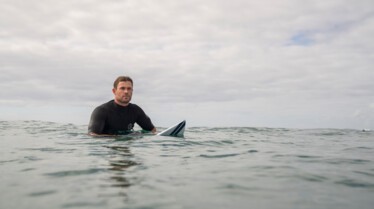 Chris Hemsworth à la rencontre des requins (4).jpg