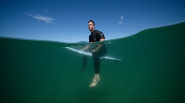 Chris Hemsworth à la rencontre des requins (8).jpg